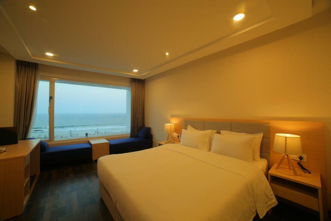Bay View Hotel Vizag Visakhapatnam Extérieur photo